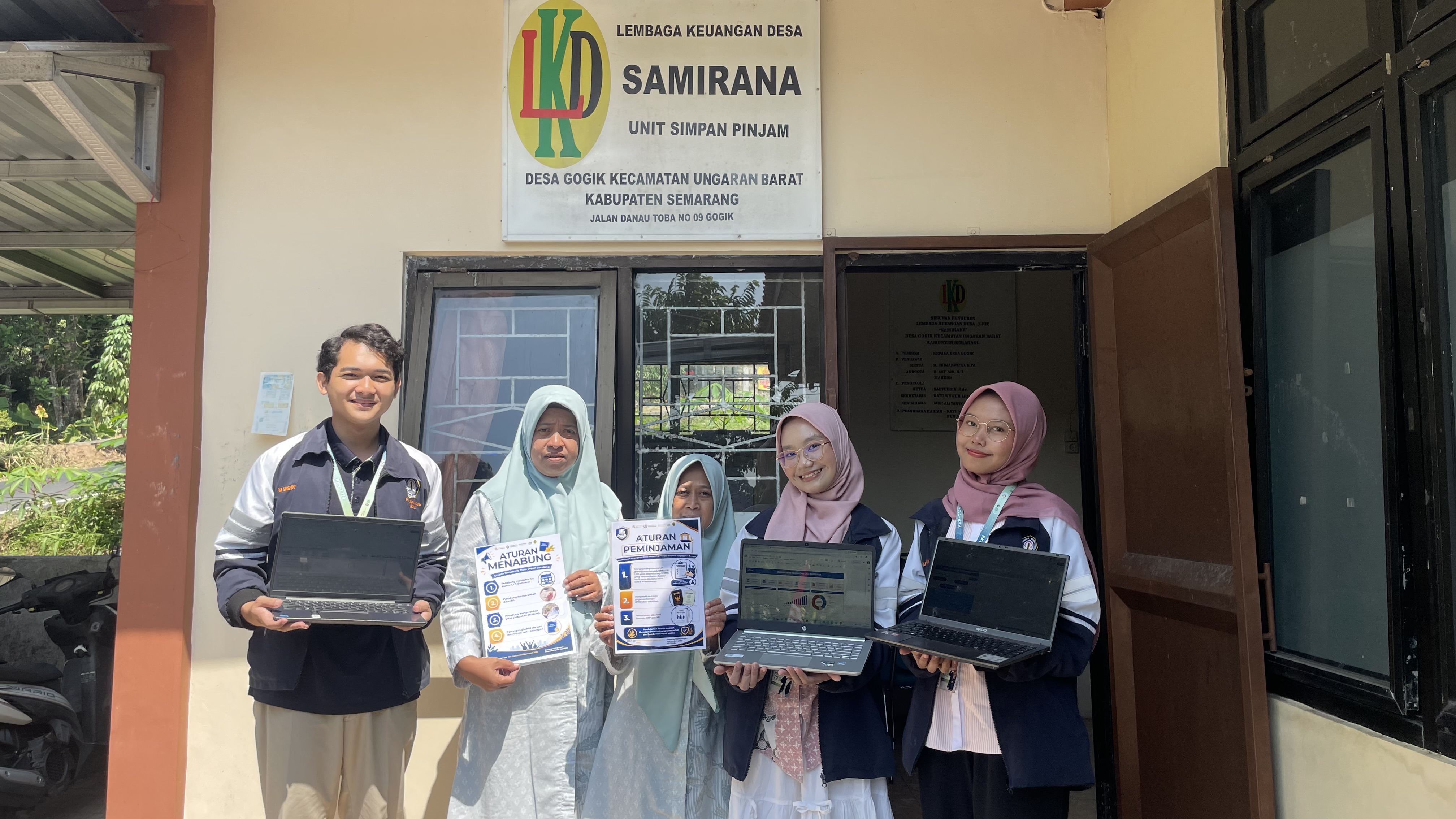 Foto Permudah Akses Informasi LKD Samirana, KKN-T 129 UNDIP Hadirkan Dashboard dan Media Edukasi Layanan Keuangan